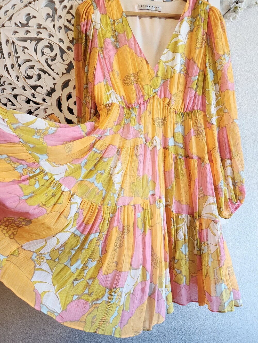 TRINA TURK A LINE CHIFON FEMININE DRESS V NECK LONG SHEER SLEEVE SZ large - Picture 10 of 16